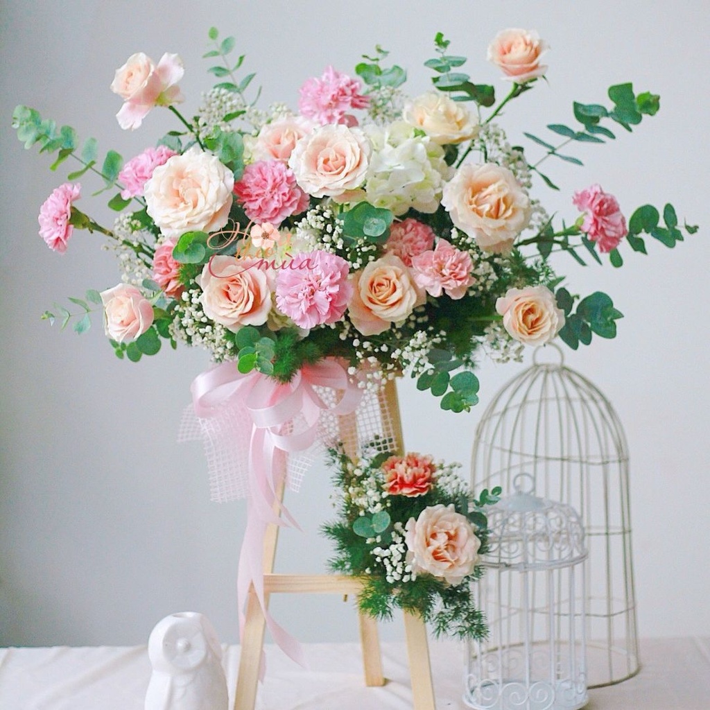 Kệ hoa khúc giao mùa